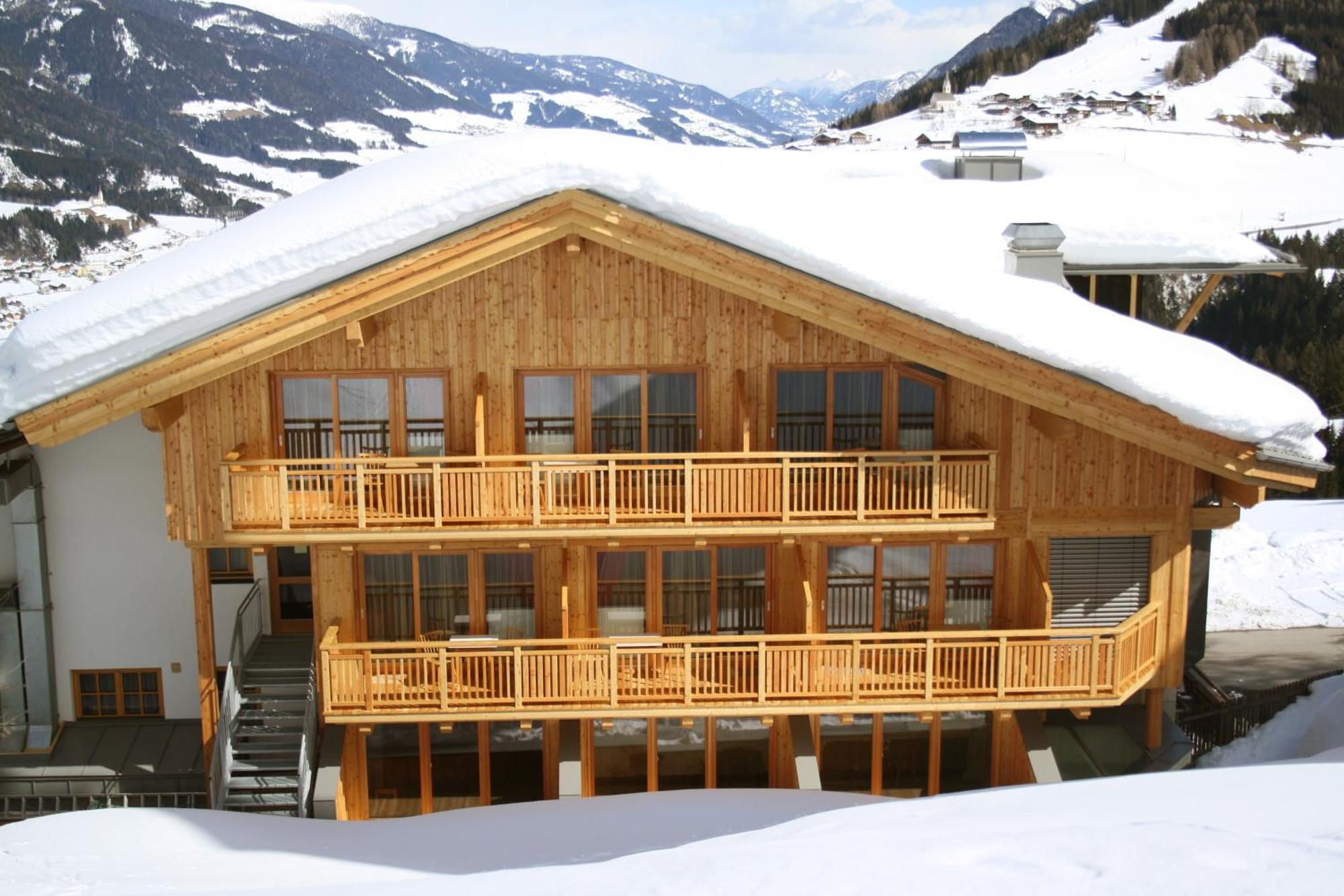 Hotel Schoene Aussicht Картич Екстериор снимка