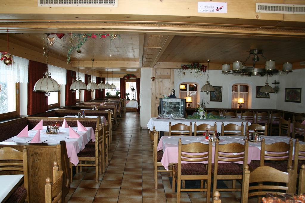 Hotel Schoene Aussicht Картич Екстериор снимка