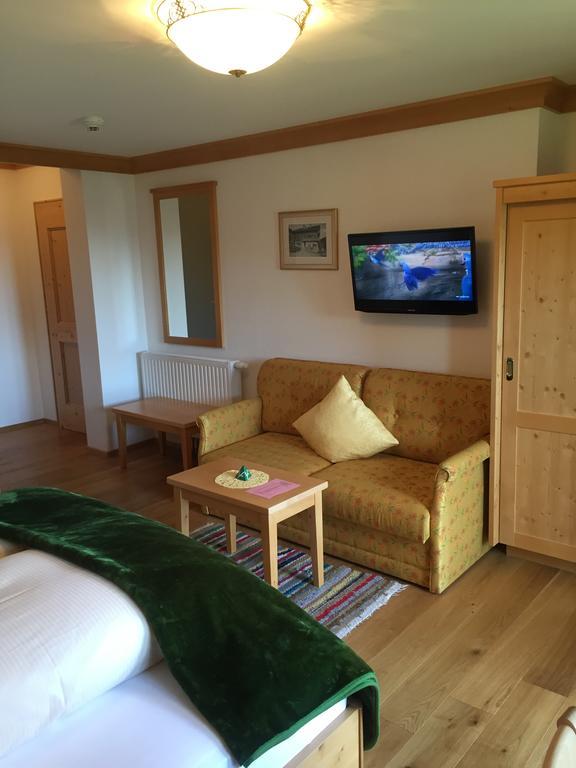 Hotel Schoene Aussicht Картич Екстериор снимка