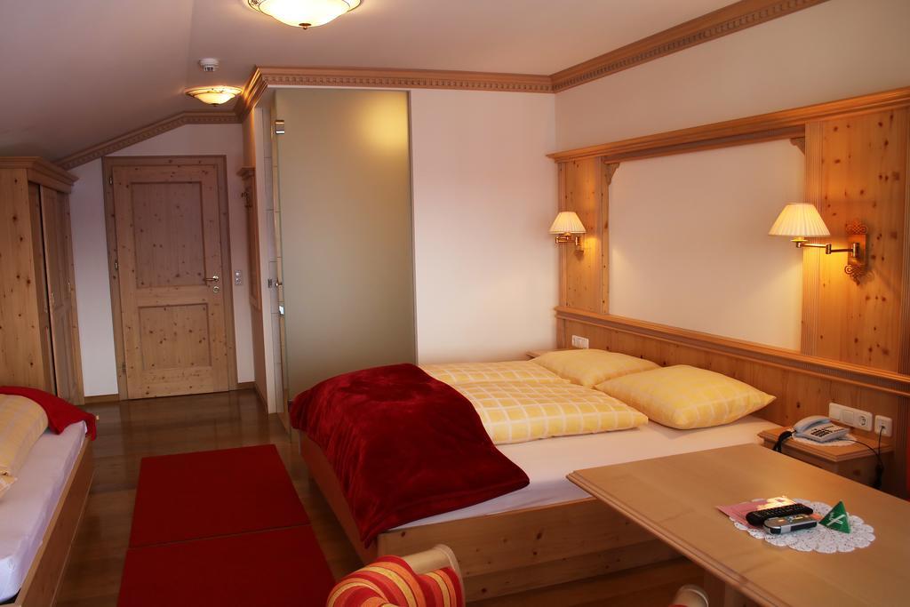 Hotel Schoene Aussicht Картич Екстериор снимка