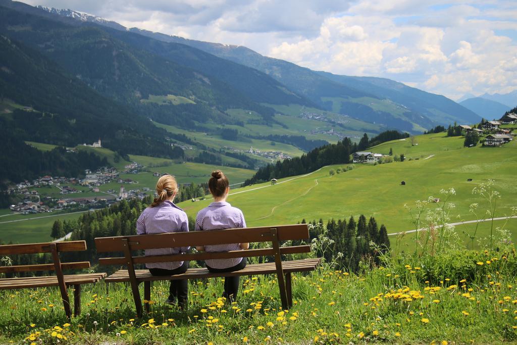Hotel Schoene Aussicht Картич Екстериор снимка