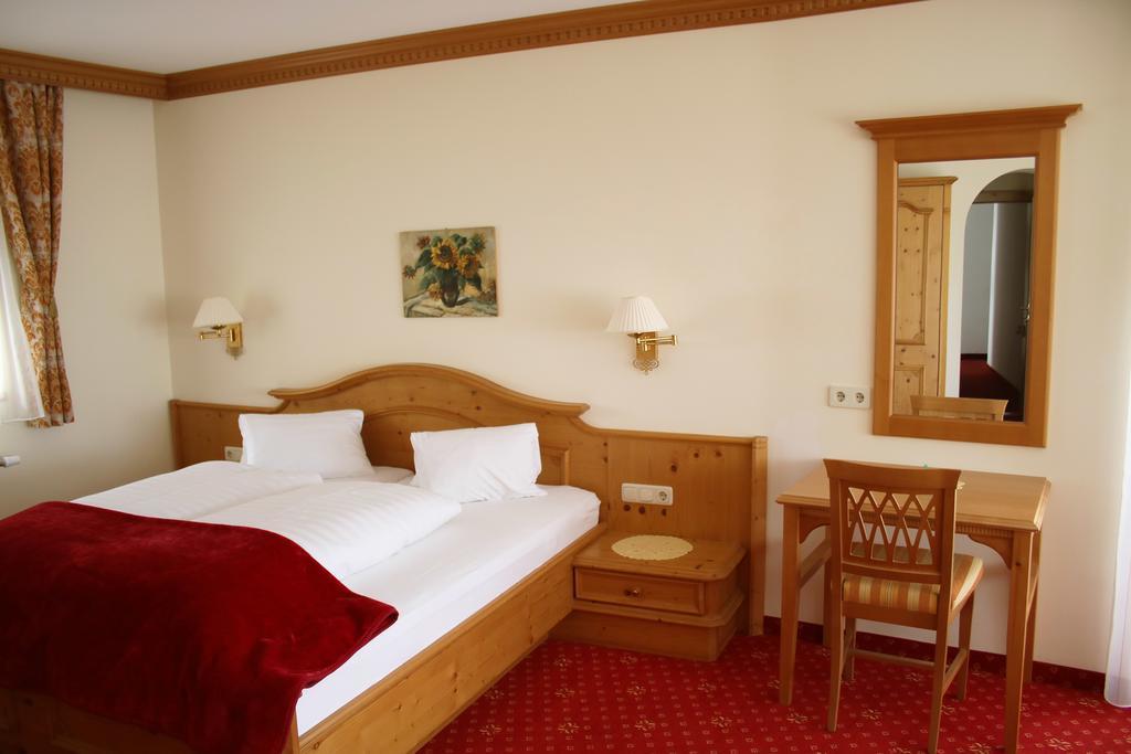 Hotel Schoene Aussicht Картич Екстериор снимка