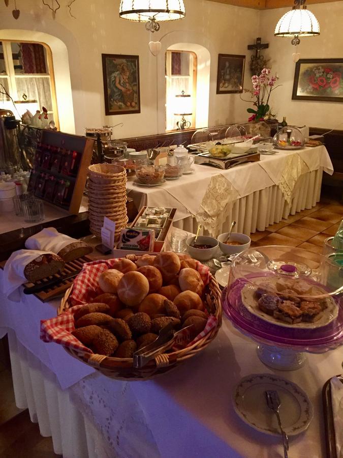 Hotel Schoene Aussicht Картич Екстериор снимка