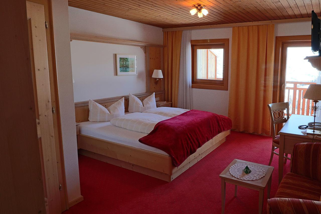 Hotel Schoene Aussicht Картич Екстериор снимка