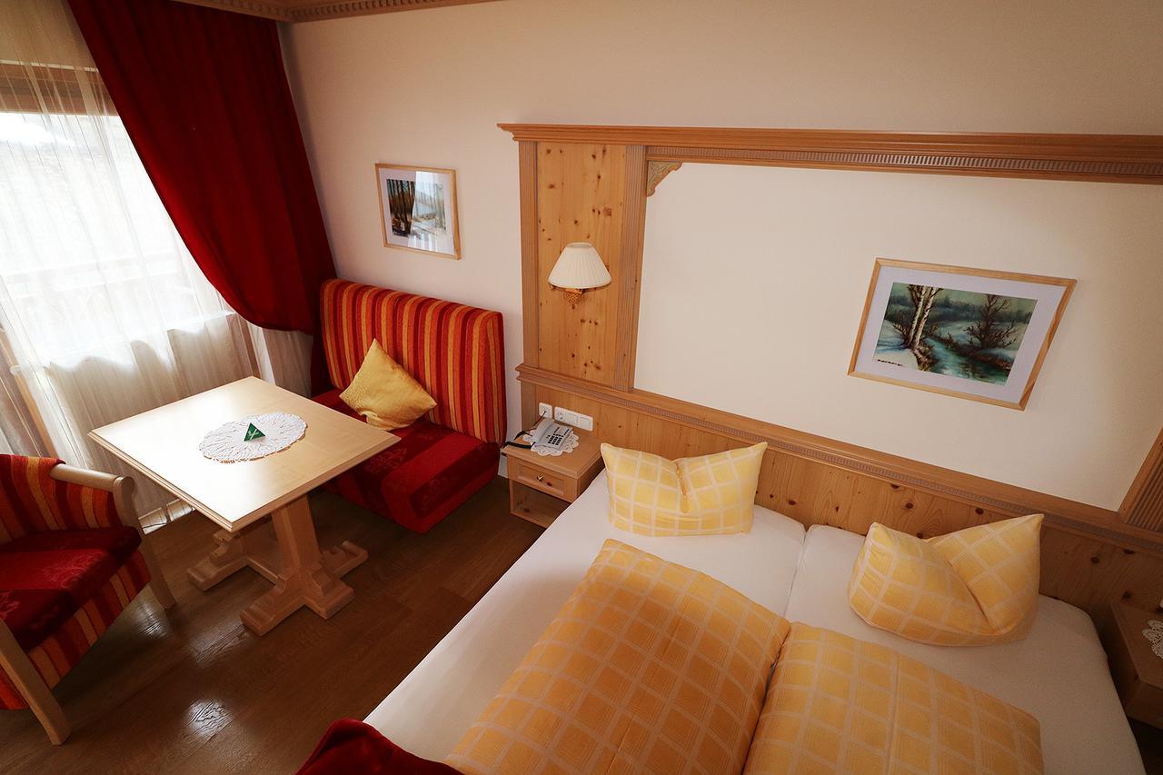 Hotel Schoene Aussicht Картич Екстериор снимка