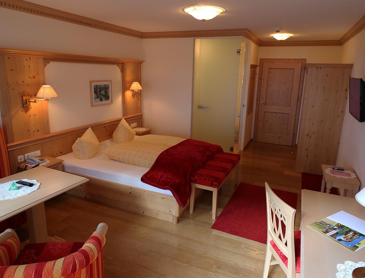 Hotel Schoene Aussicht Картич Екстериор снимка